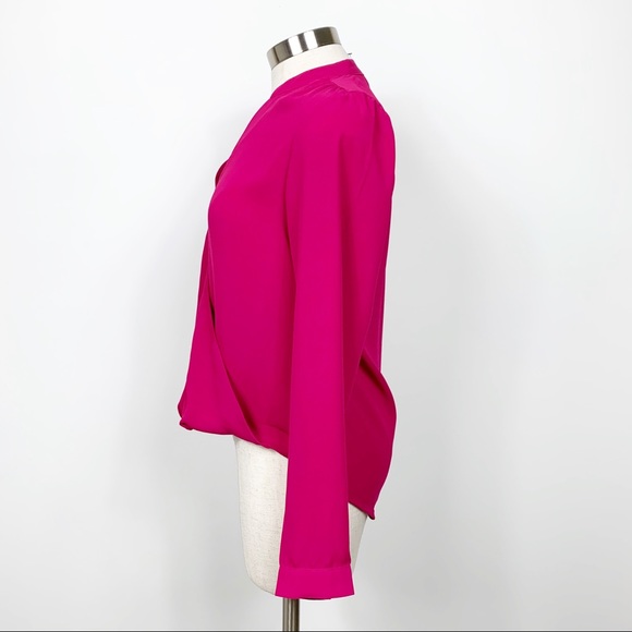 ⭐️The Limited Pink V Neck High Low Top X-Small - Picture 4 of 6